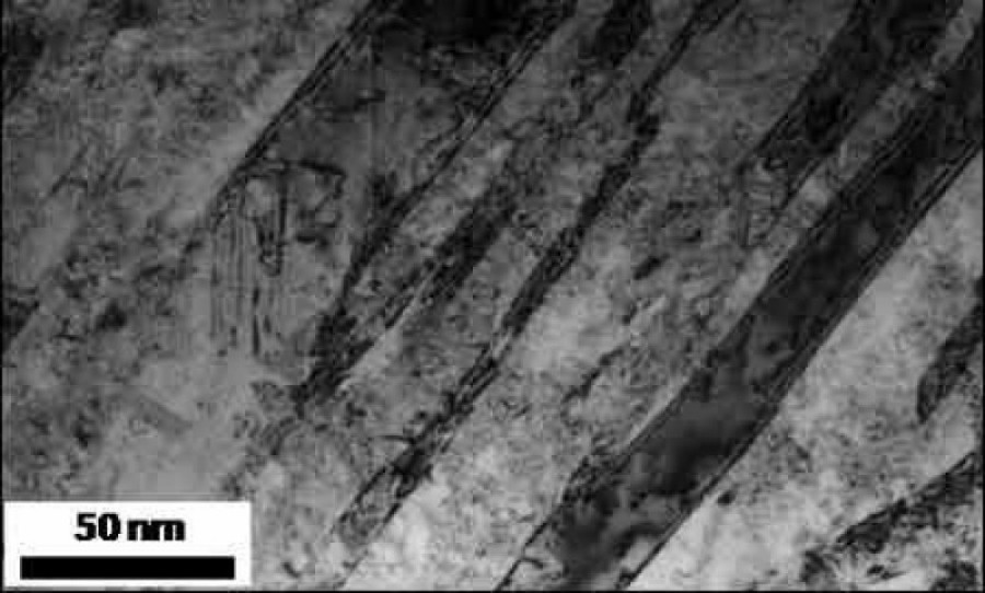 Cristales de ferrita bainitica 13645
