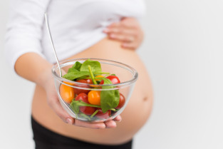 EmbarazoAlimentacionSaludable123rf